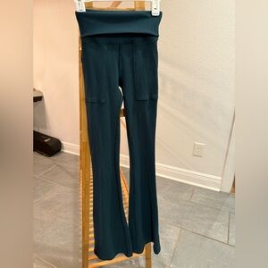 Offline By Aerie Ribbed Flare Leggings, XS Long in Mystical Green